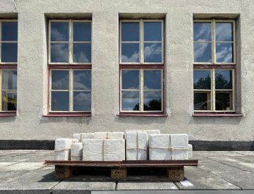 Pierre de Taza sur palettes prête pour livraison sur chantier